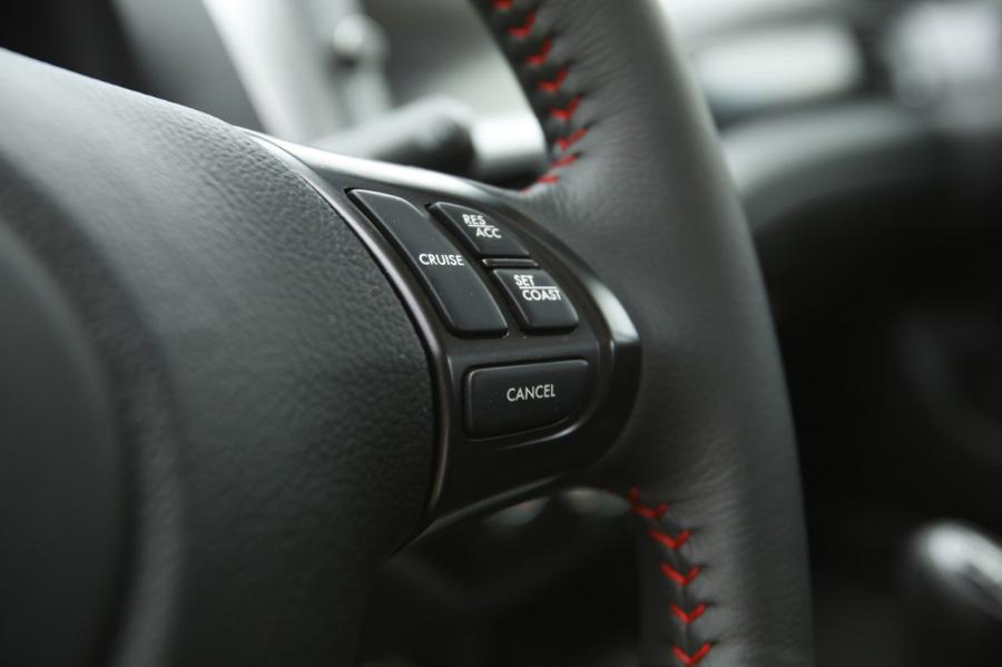  Subaru Impreza WRX Sedan 2011 года  (фото 20 из 34)